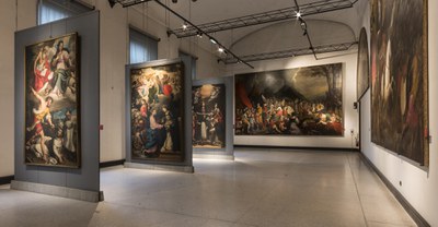 Two thousand artworks – from the Middle Ages to the 20th Century – explain the History of Art in Cremona throughout the Centuries.  
